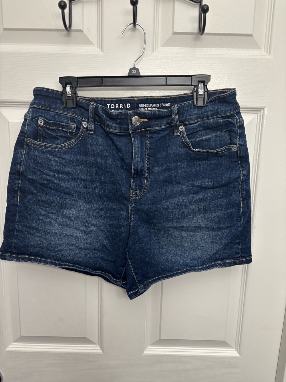 Torrid High-Rise Perfect 5” Vintage Stretch Dark Wash Denim Jean Shorts